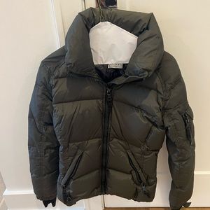 SAM. coat in olive green XS